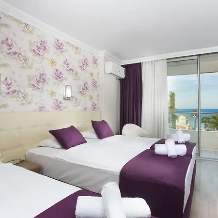 Bueyuek (adults Only) מלון 4*