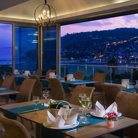 Bueyuek (adults Only) אלאניה