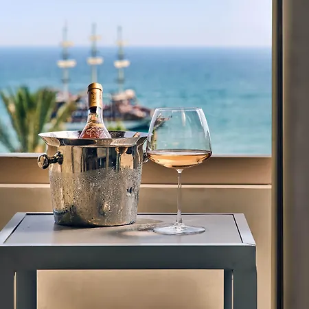 מלון Bueyuek (adults Only) 4*
